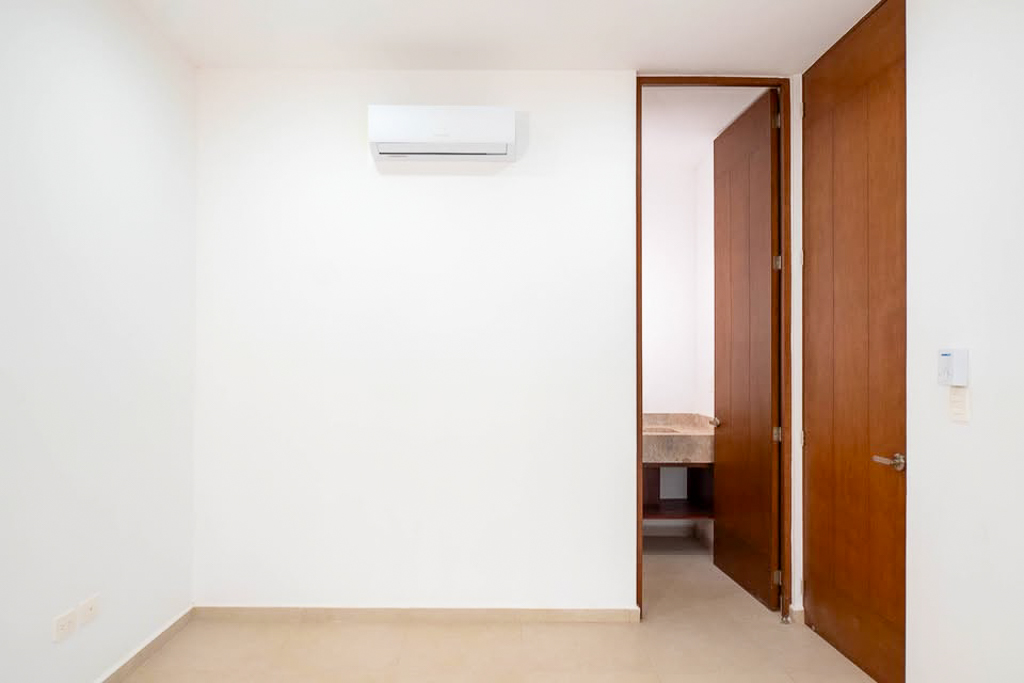 placeholder image sq