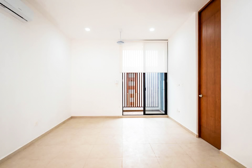 placeholder image sq